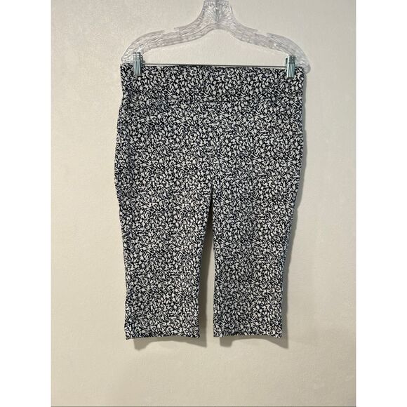Christopher & Banks Signature Slimming Petite Capris Size 10P Black White Floral - Picture 1 of 6